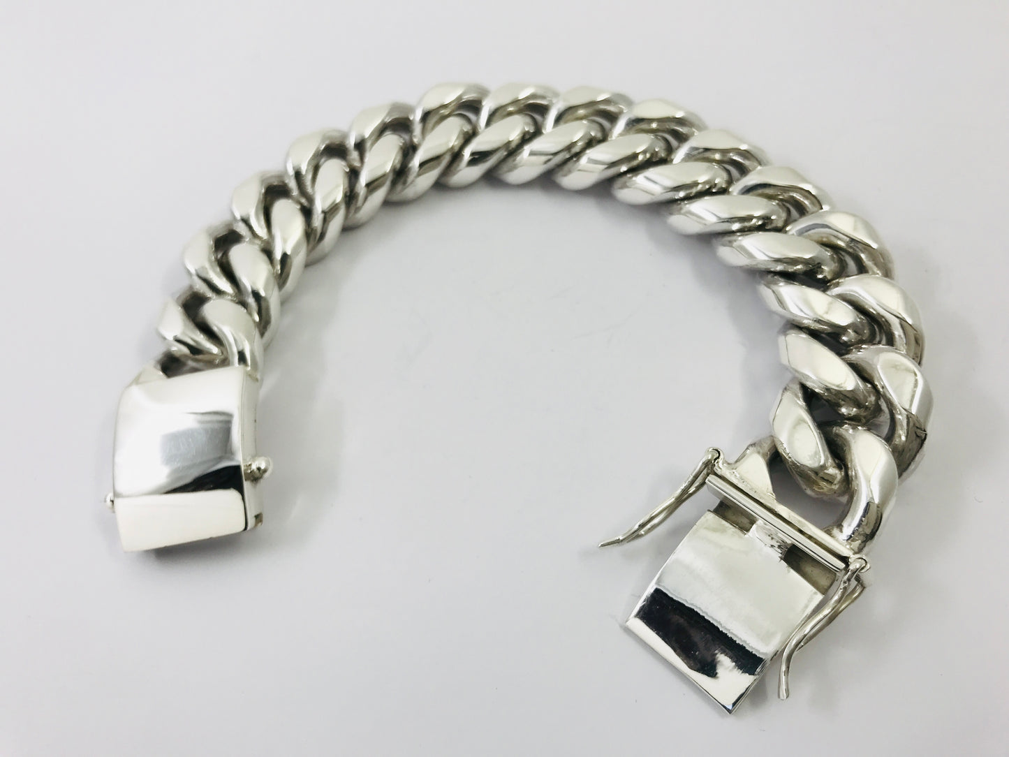 Very Heavy Taxco Mexico 925 Sterling Silver Curb Chain Bracelet. 7.7", 277 grams
