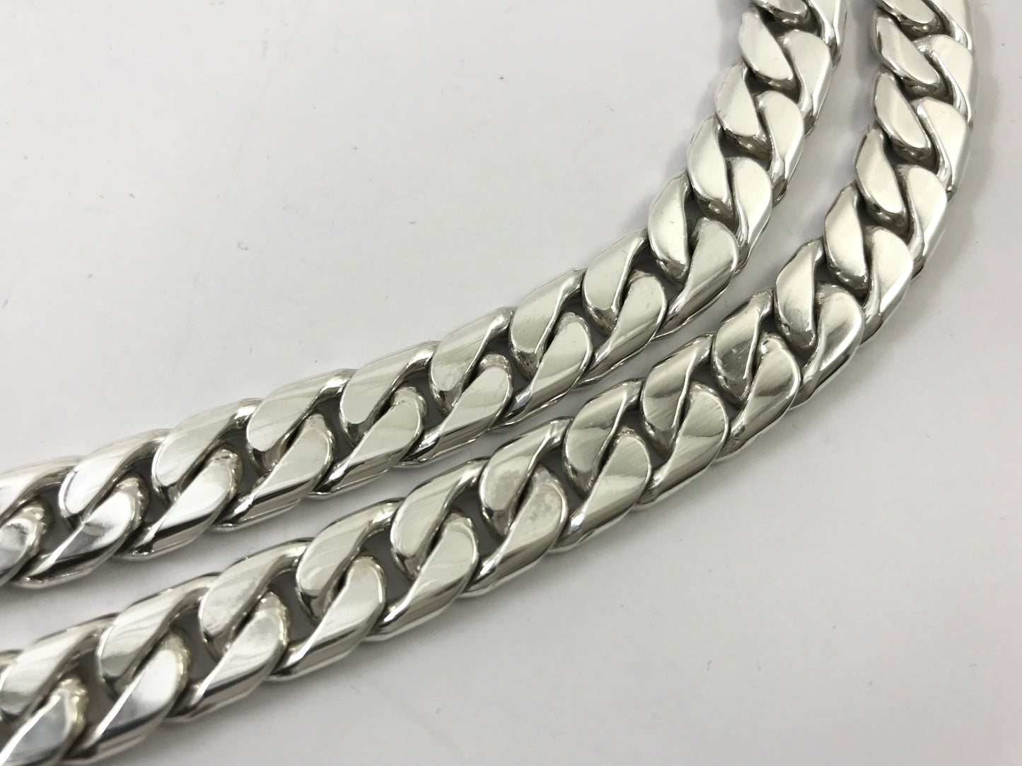 Heavy Taxco, Mexican 925 Sterling Silver Cuban/Curb Chain Necklace. 192g, 30"