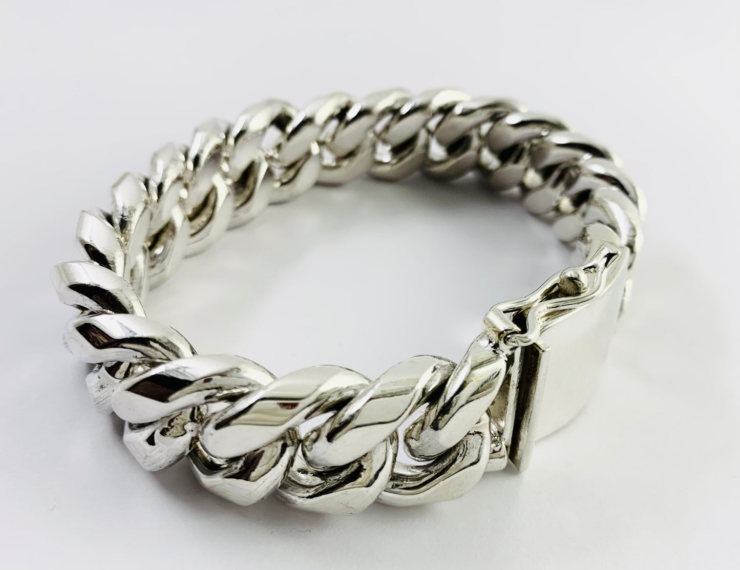 Very Heavy Taxco Mexico 925 Sterling Silver Curb Chain Bracelet. 8.5", 238 grams