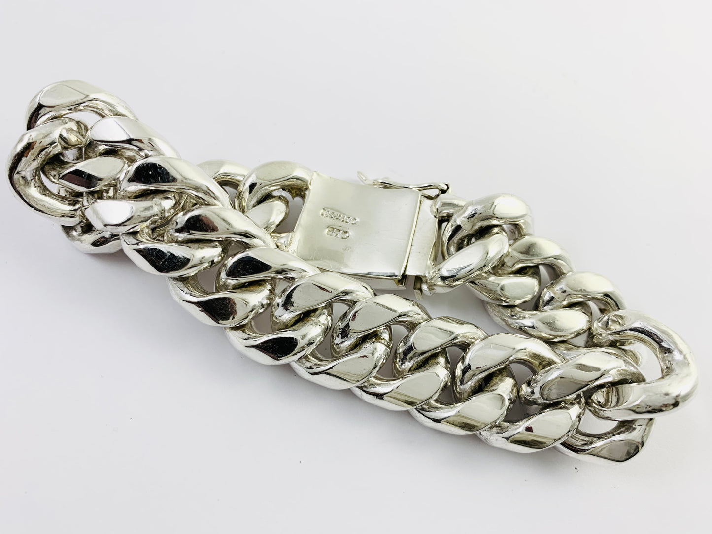 Very Heavy Taxco Mexico 925 Sterling Silver Curb Chain Bracelet. 8.5", 238 grams