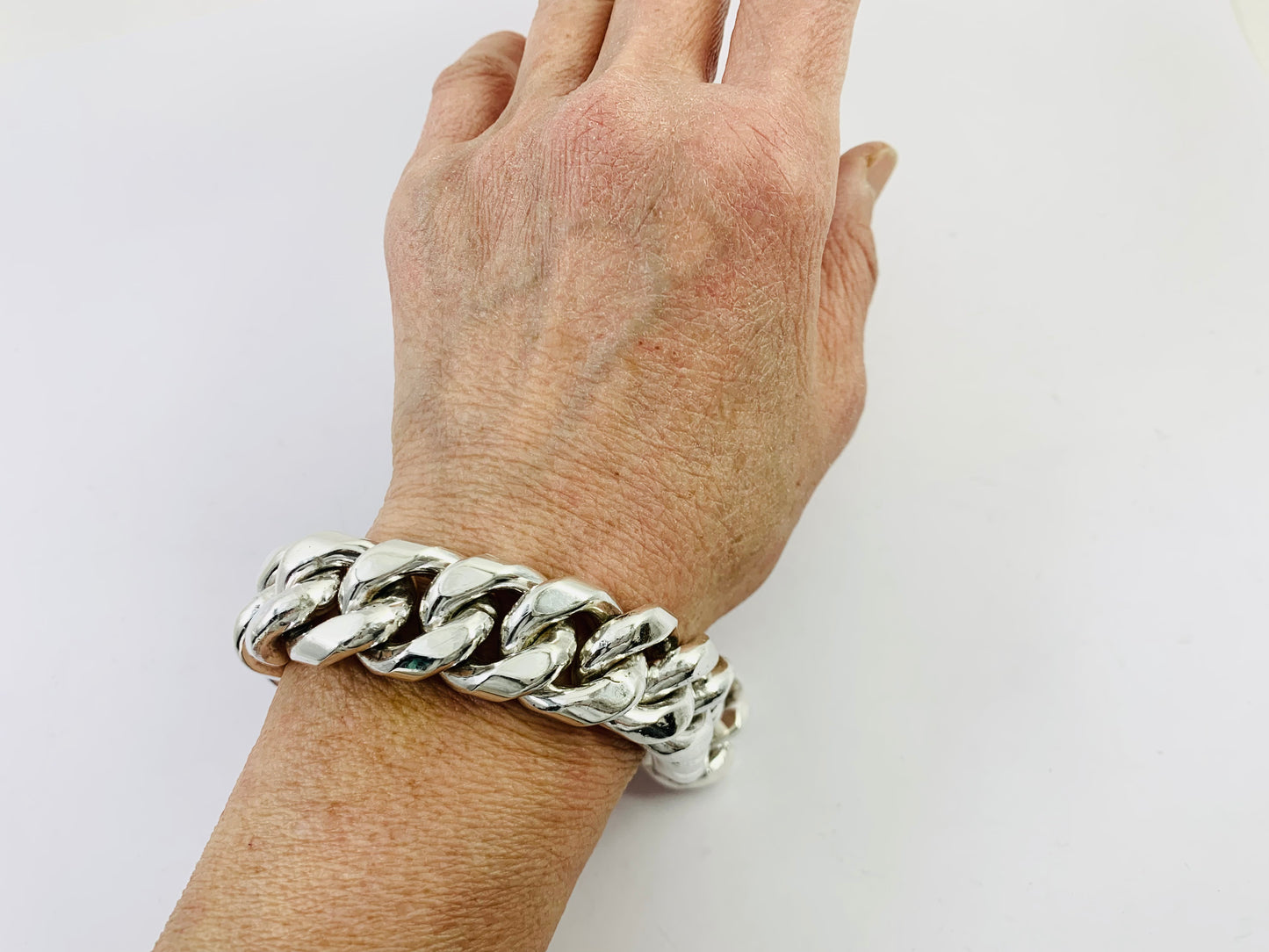 Very Heavy Taxco Mexico 925 Sterling Silver Curb Chain Bracelet. 8.7", 241 grams