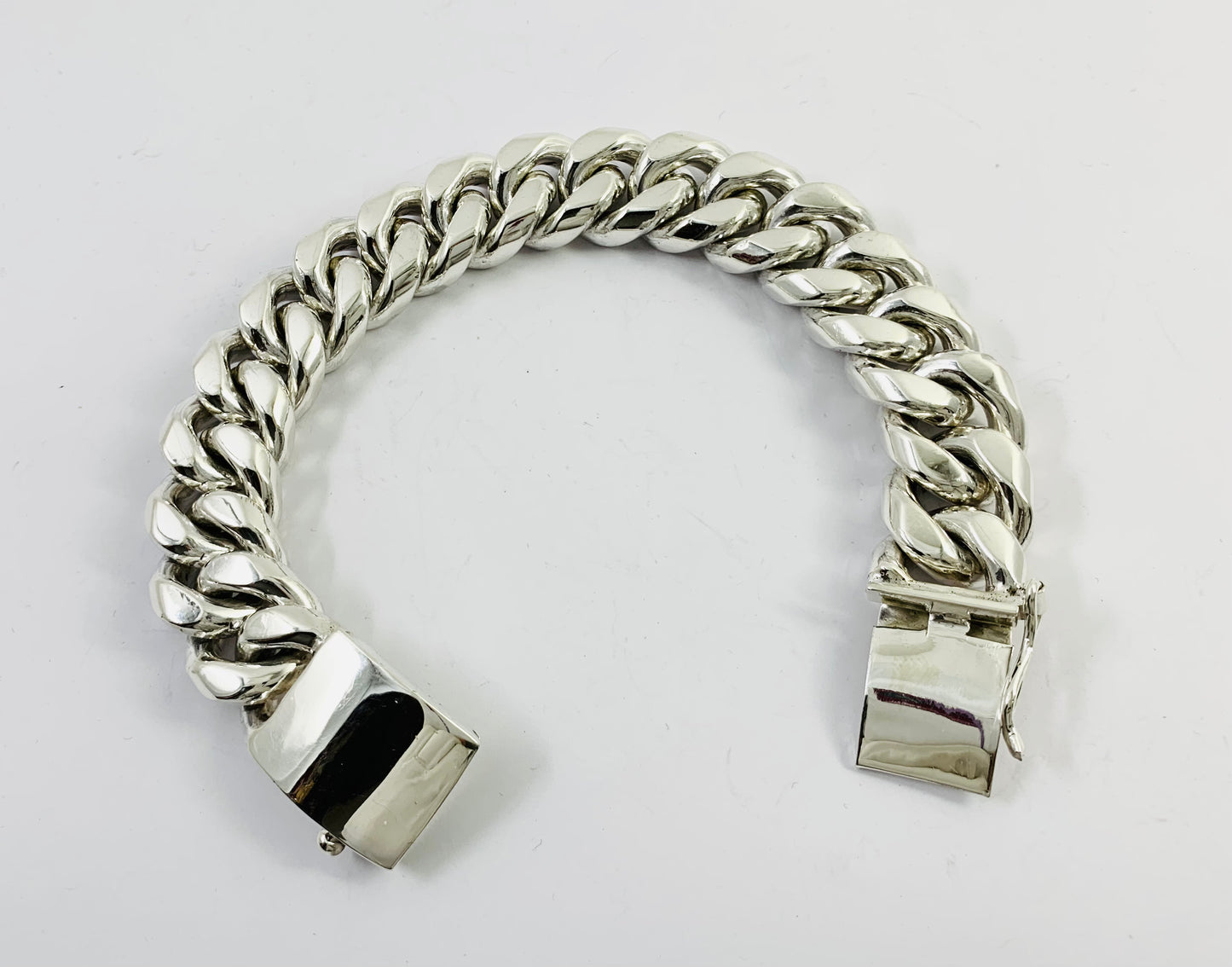 Very Heavy Taxco Mexico 925 Sterling Silver Curb Chain Bracelet. 8.5", 240 grams
