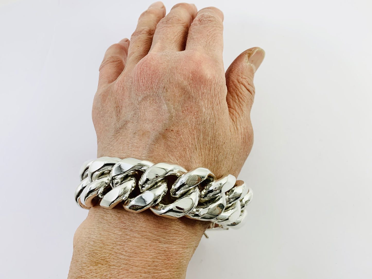 Very Heavy Taxco Mexico 925 Sterling Silver Cuban Link Bracelet. 8.5", 361 grams