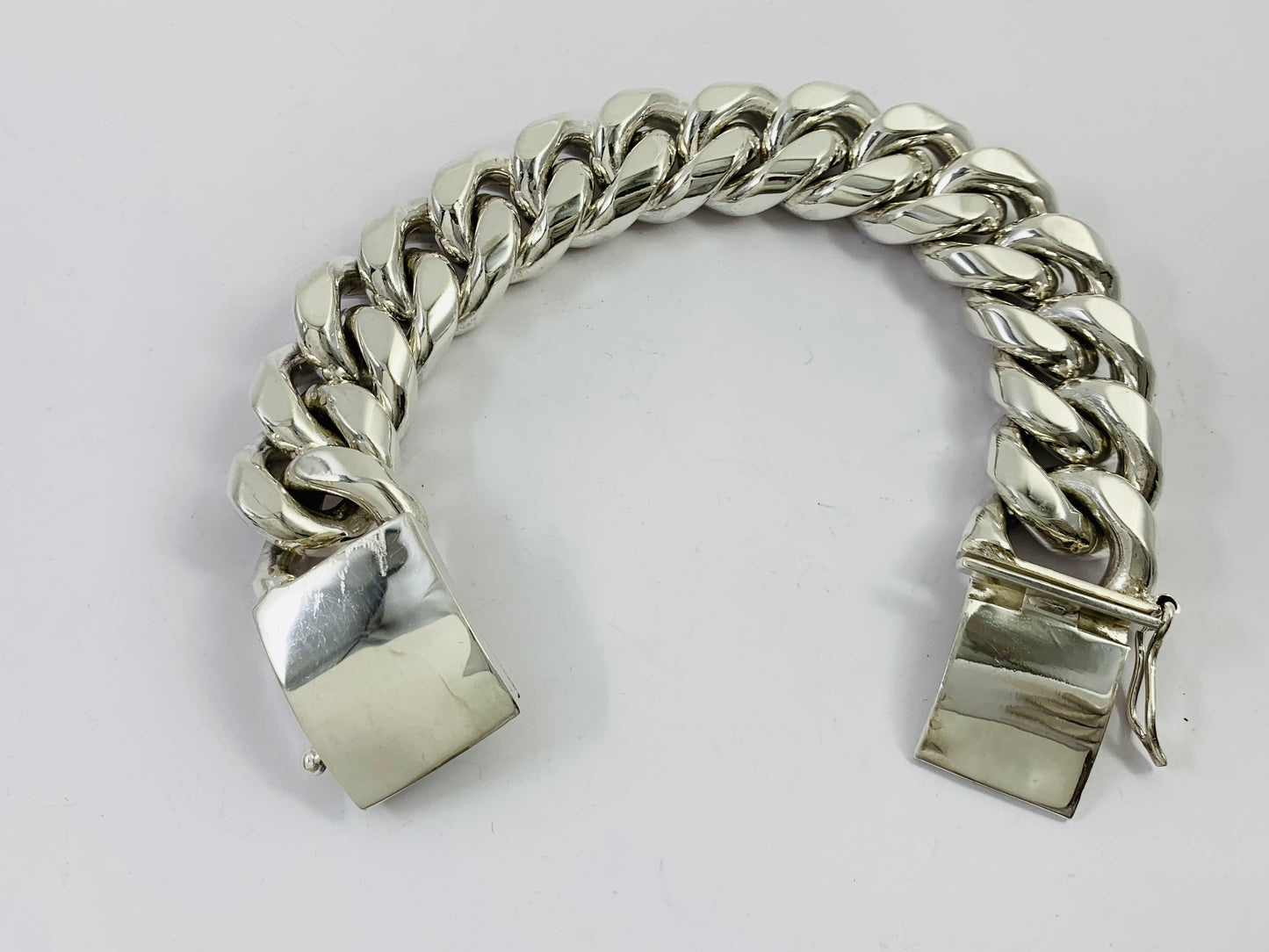 Very Heavy Taxco Mexico 925 Sterling Silver Cuban Link Bracelet. 8.5", 361 grams