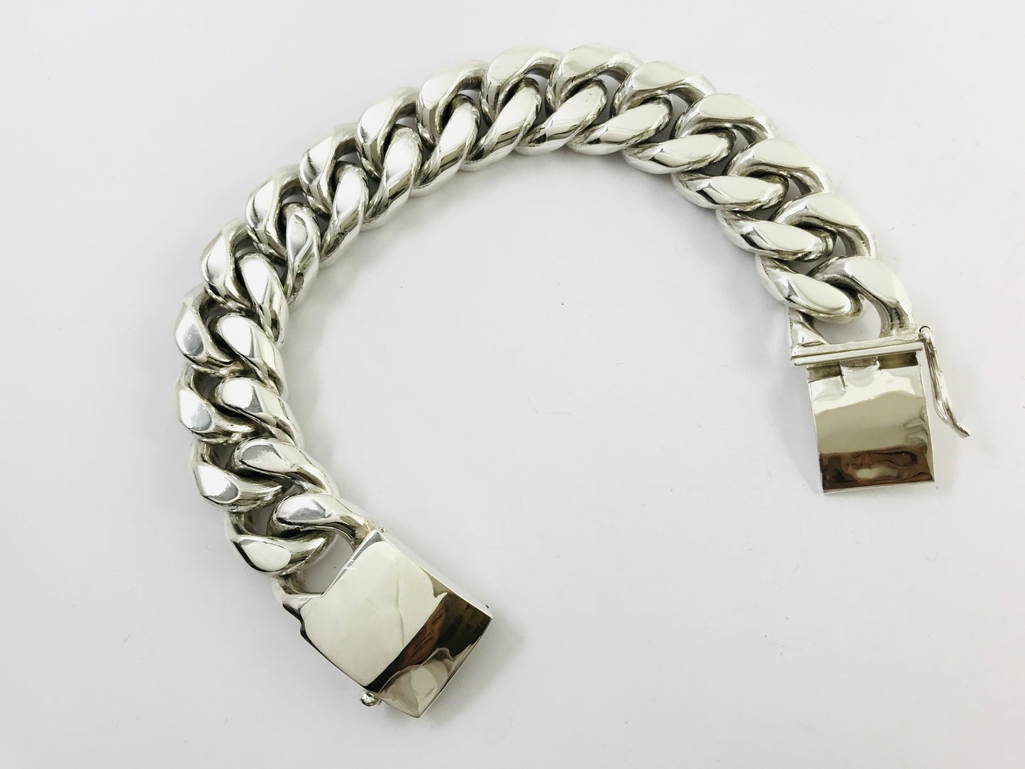 Very Heavy Taxco Mexico 925 Sterling Silver Curb Chain Bracelet. 8.7", 289 grams