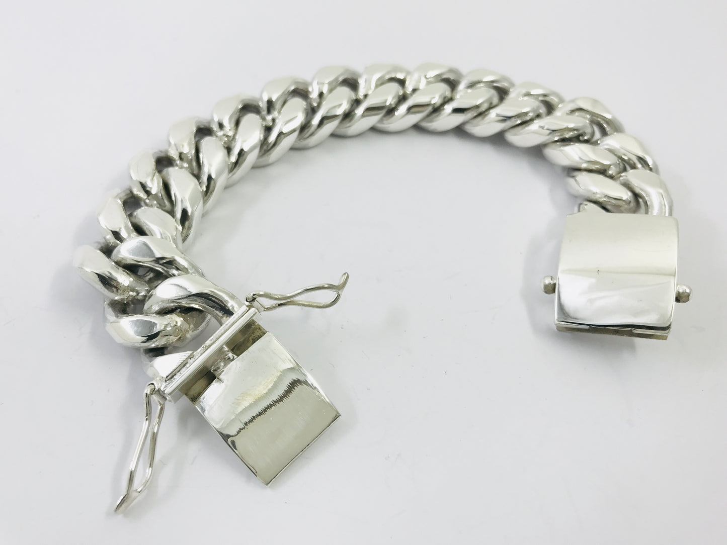 Very Heavy Taxco Mexico 925 Sterling Silver Curb Chain Bracelet. 8", 277grams