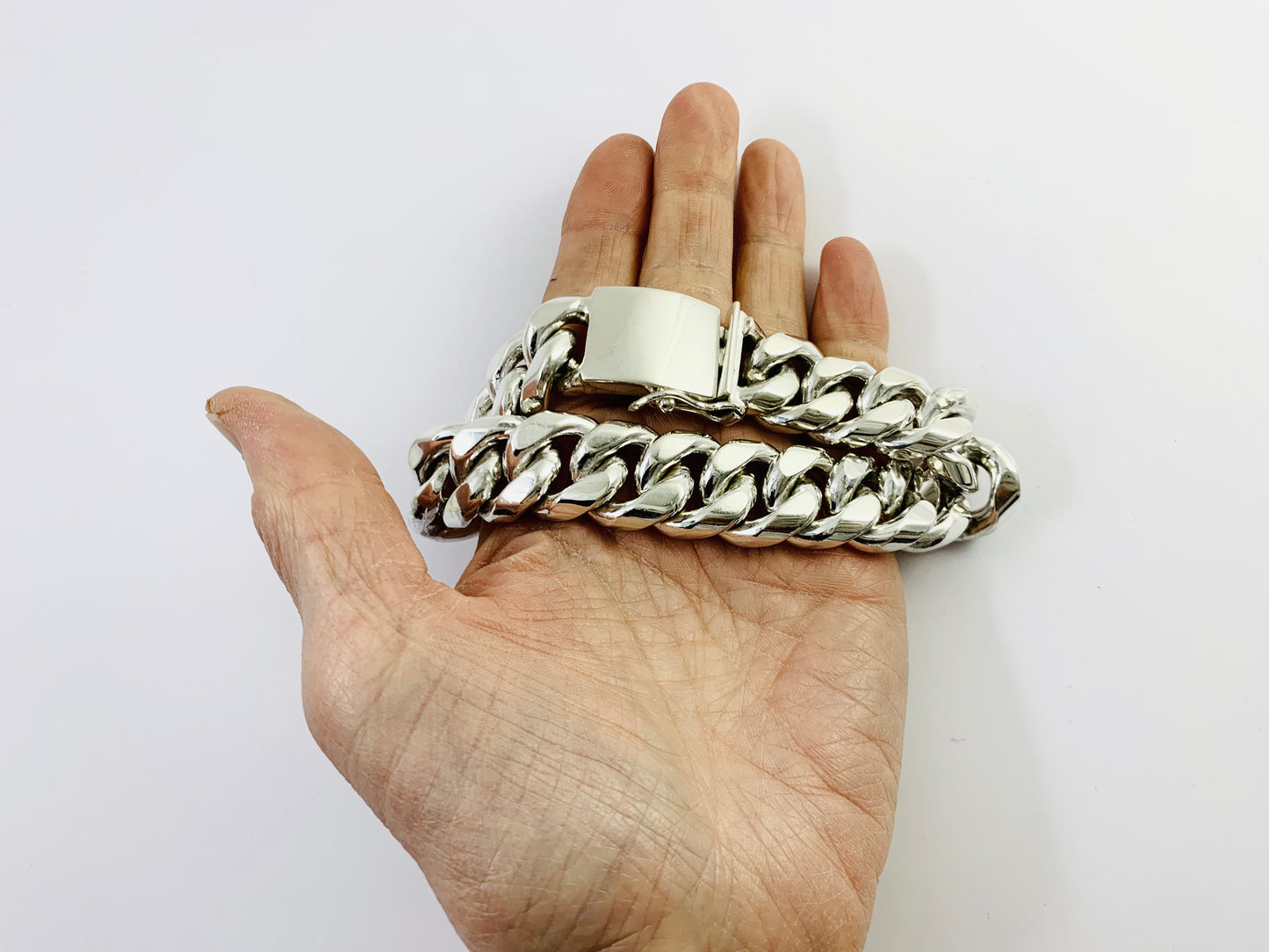 Very Heavy Taxco Mexico 925 Sterling Silver Curb Chain Bracelet. 8.5", 238 grams