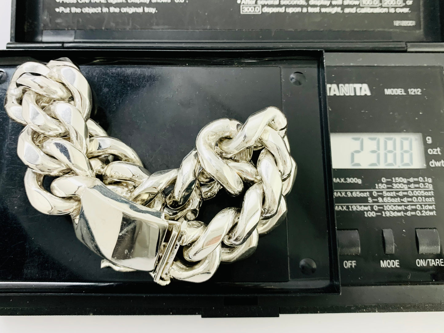 Very Heavy Taxco Mexico 925 Sterling Silver Curb Chain Bracelet. 8.5", 238 grams
