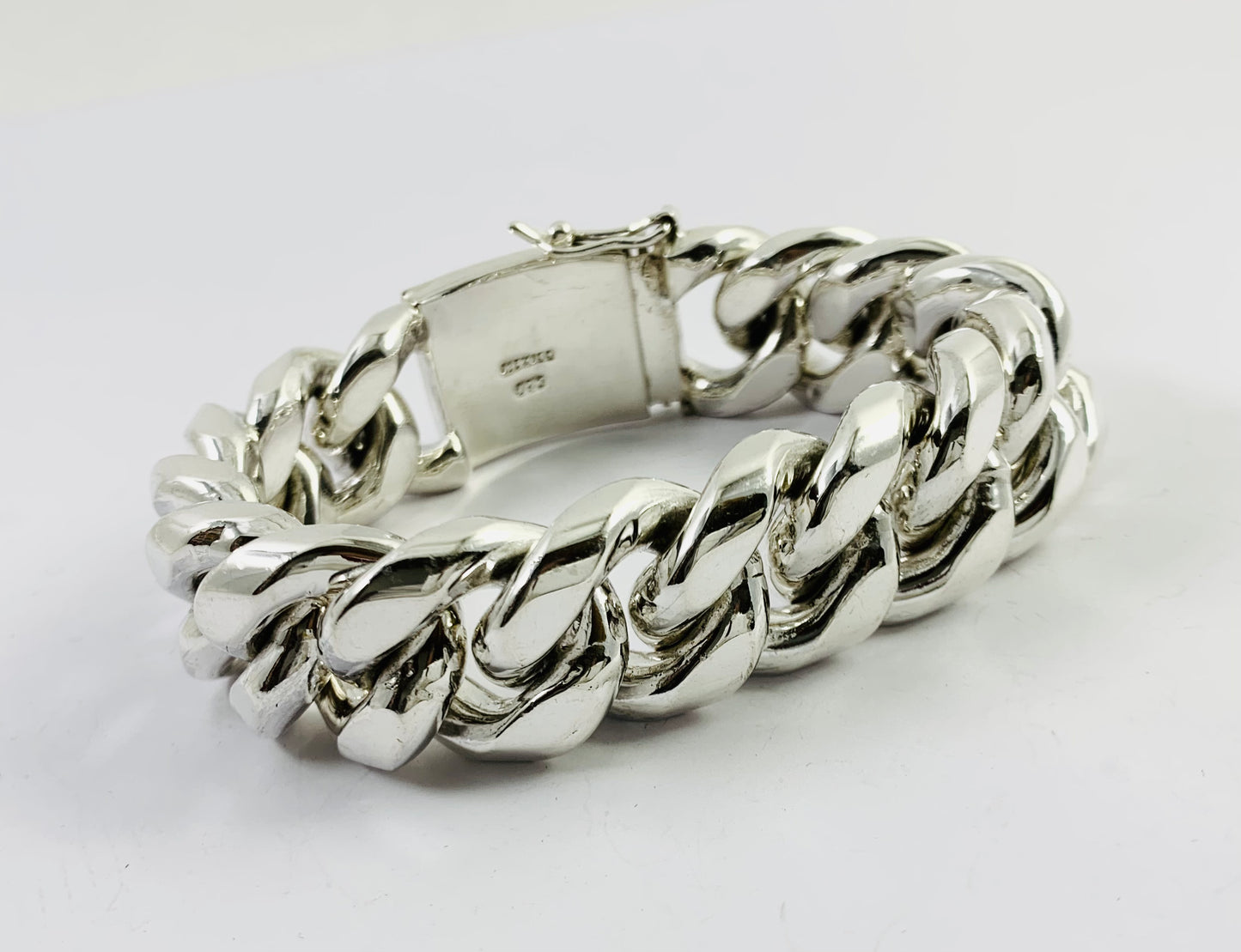 Very Heavy Taxco Mexico 925 Sterling Silver Cuban Link Bracelet. 8.5", 361 grams