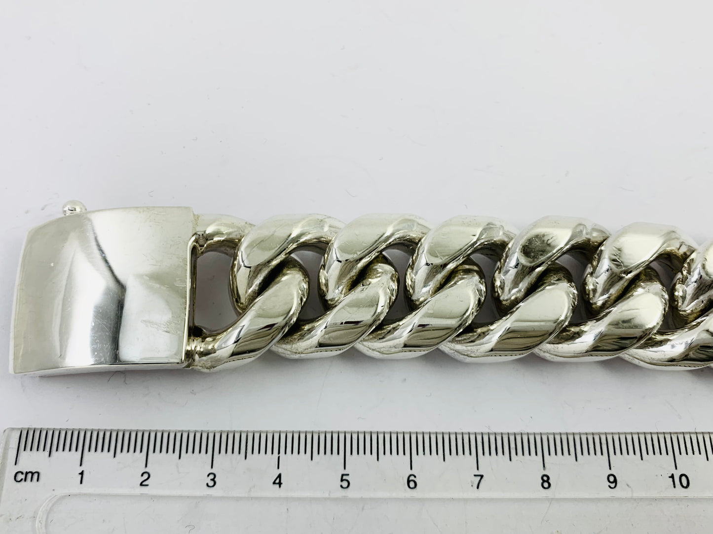 Very Heavy Taxco Mexico 925 Sterling Silver Cuban Link Bracelet. 8.5", 361 grams