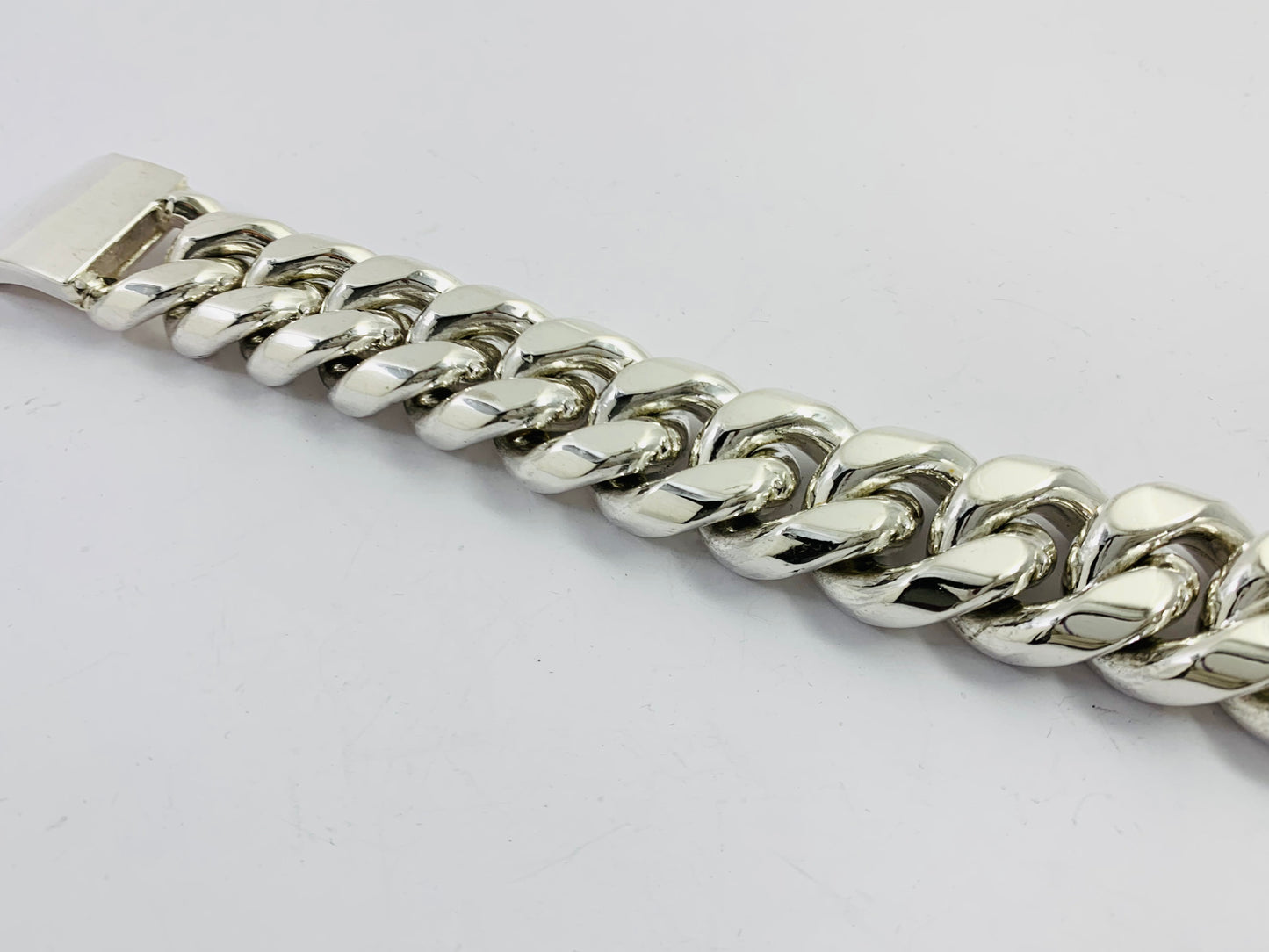 Very Heavy Taxco Mexico 925 Sterling Silver Cuban Link Bracelet. 8.5", 361 grams