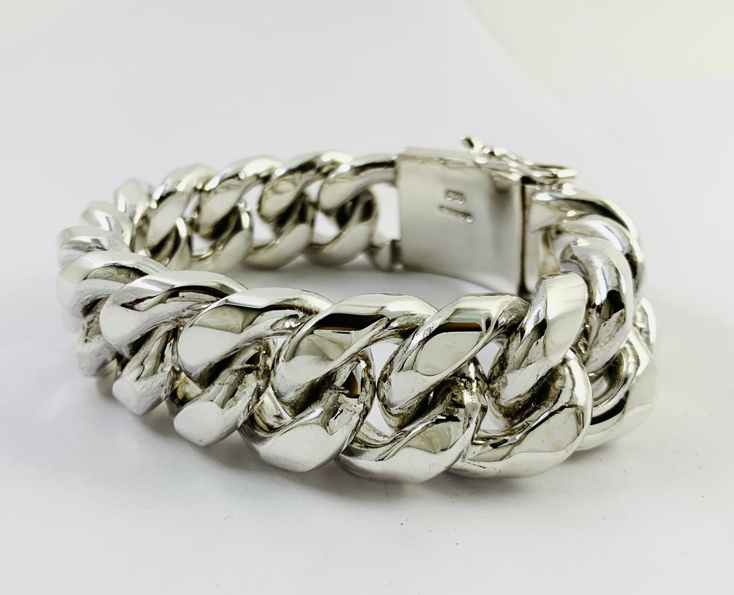 Very Heavy Taxco Mexico 925 Sterling Silver Curb/Cuban/Miami Link Chain Bracelet. 8.5", 361 grams