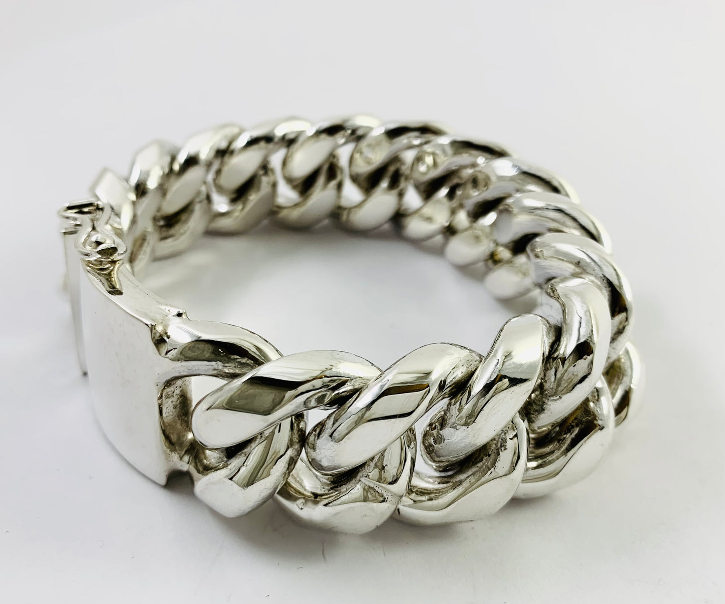 Very Heavy Taxco Mexico 925 Sterling Silver Curb/Cuban/Miami Link Chain Bracelet. 8.5", 361 grams