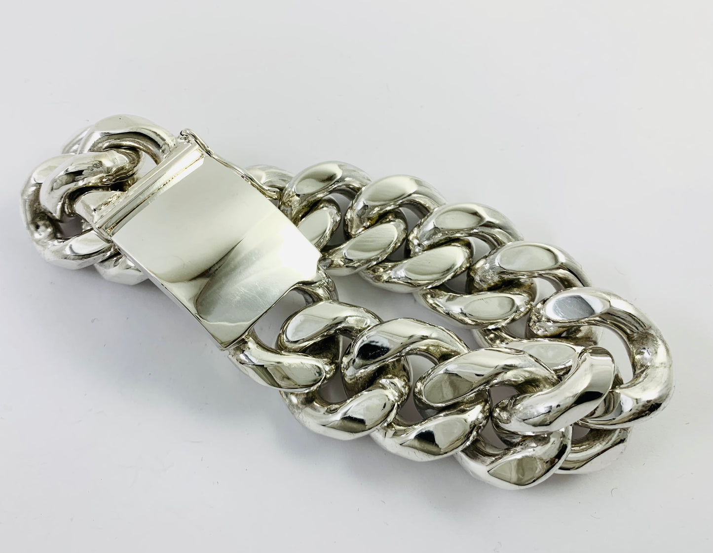 Very Heavy Taxco Mexico 925 Sterling Silver Curb/Cuban/Miami Link Chain Bracelet. 8.5", 361 grams