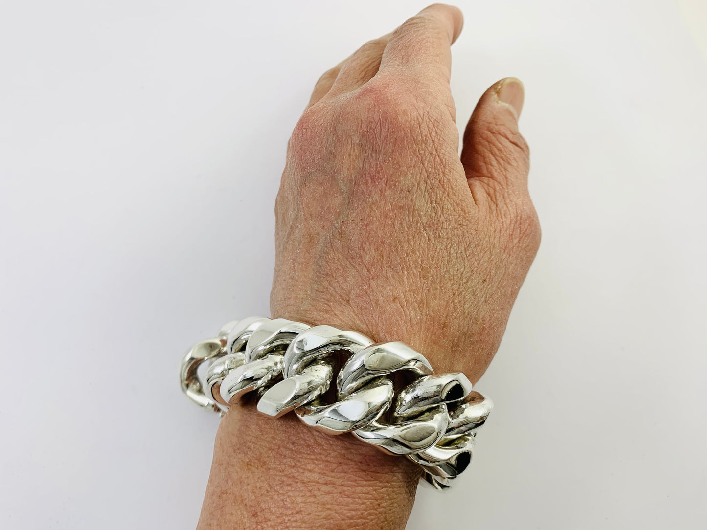 Very Heavy Taxco Mexico 925 Sterling Silver Curb/Cuban/Miami Link Chain Bracelet. 8.5", 361 grams