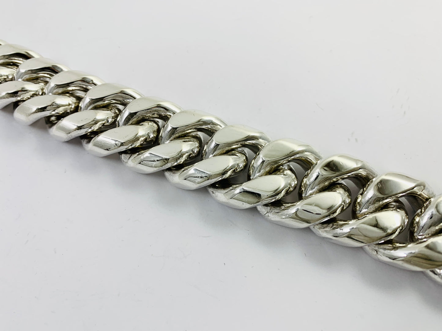 Very Heavy Taxco Mexico 925 Sterling Silver Curb/Cuban/Miami Link Chain Bracelet. 8.5", 361 grams
