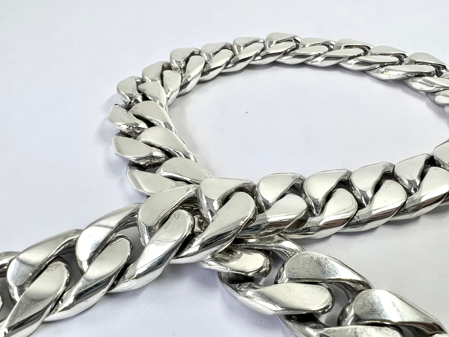 Big Taxco, Mexican 925 Sterling Silver Cuban Chain Necklace. 545 g, 55.5cm, 22"